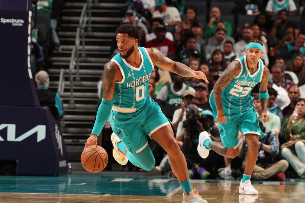 他用实际行 他用实际行