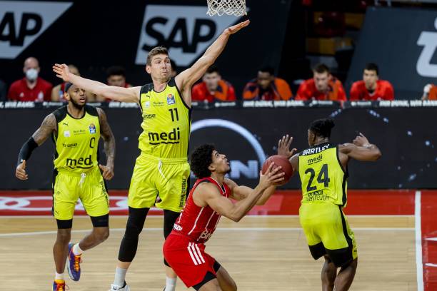 接到长传球 接到长传球