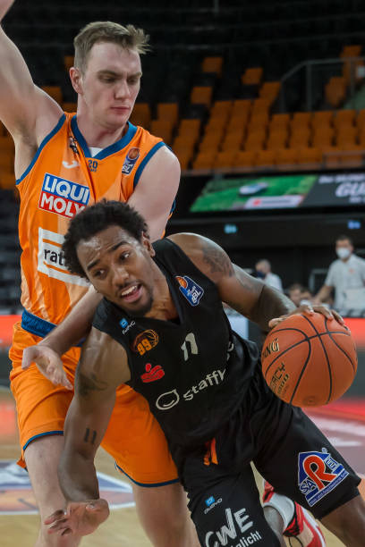 申花1-3输球，柔佛新山近两个赛季亚冠对中超球队保持不败（申花1-3告负，柔佛新山近两季亚冠对中超仍保持不败）